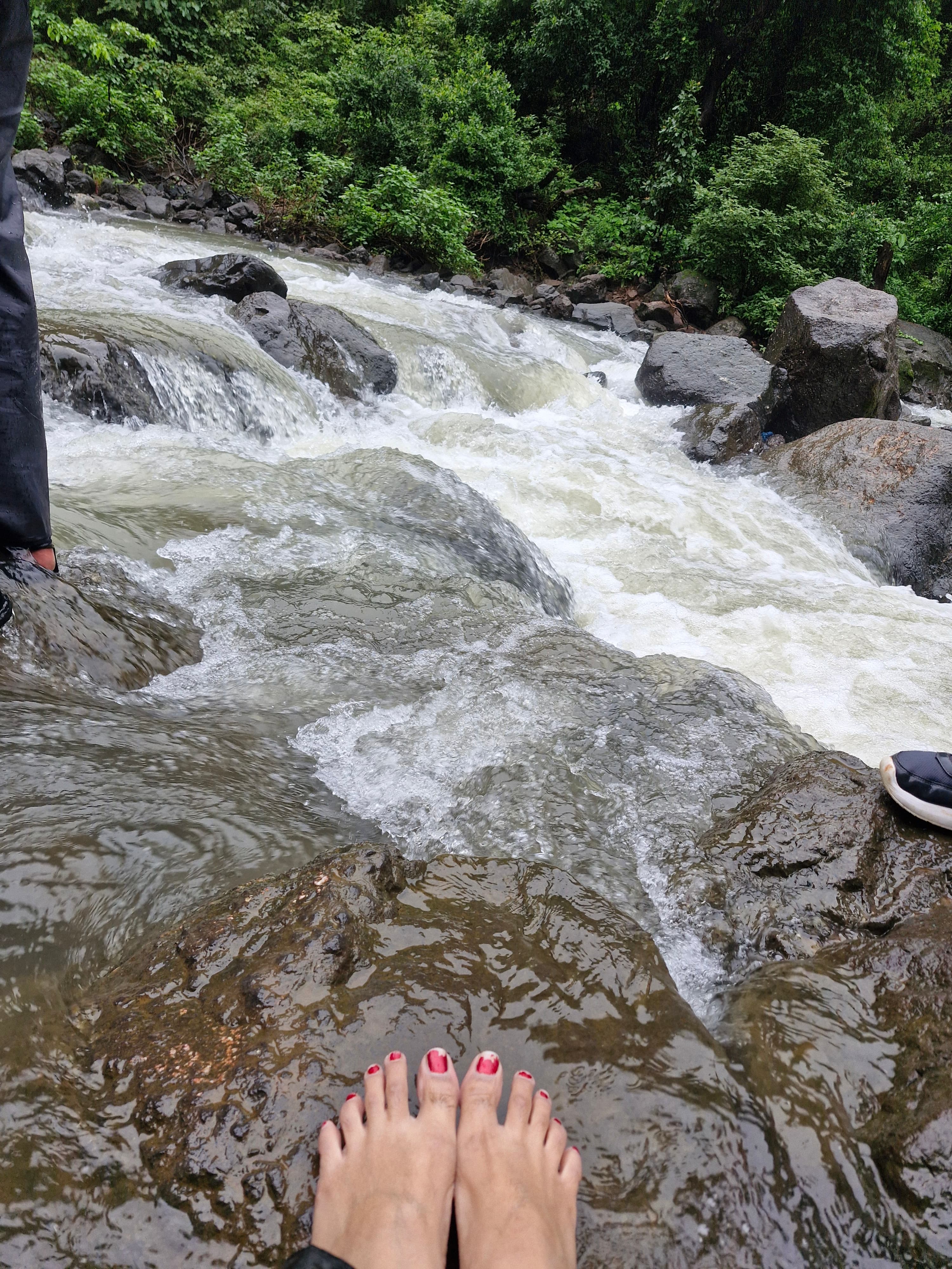 Majestic view of Kalu waterfall