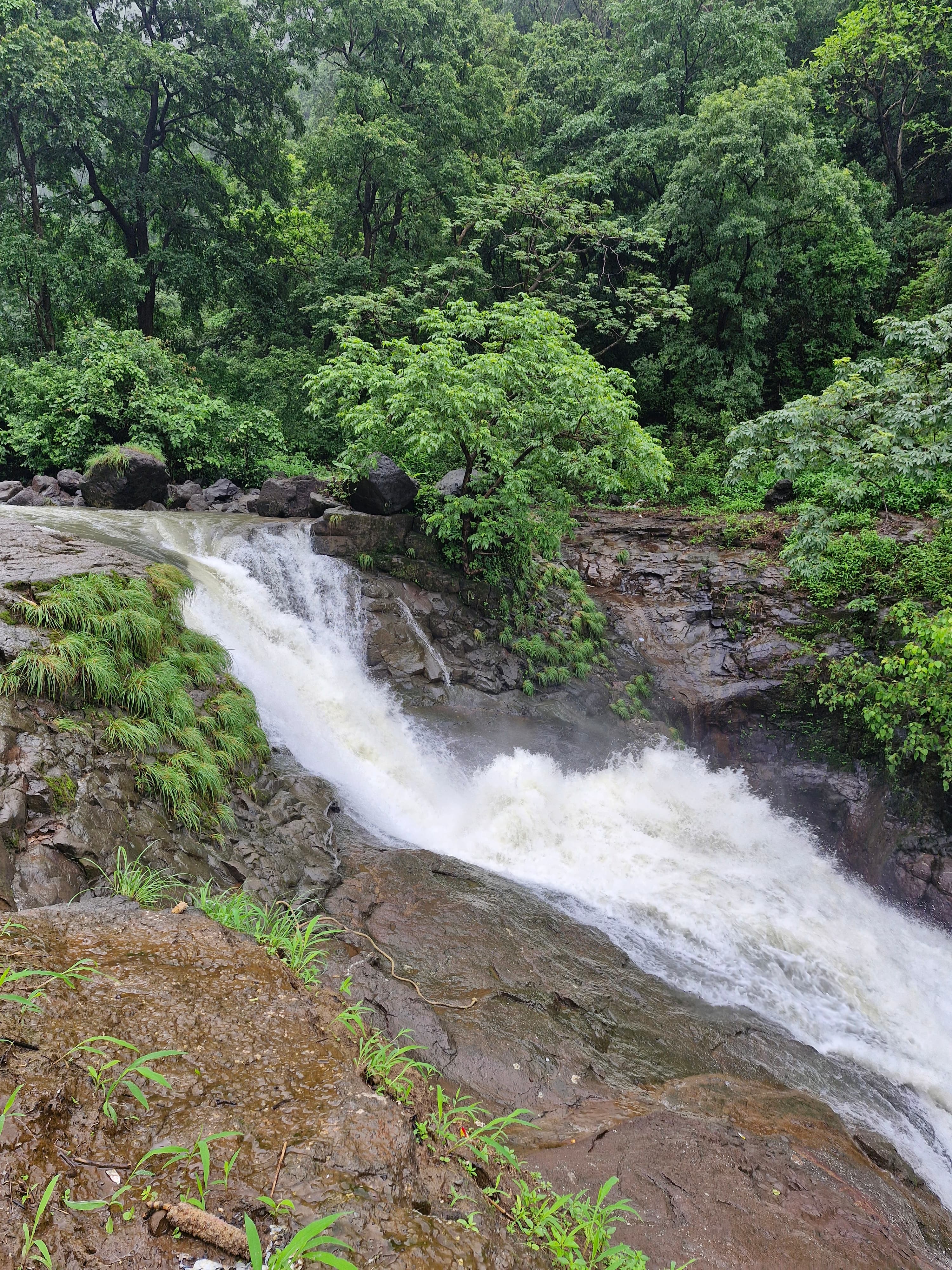Majestic view of Kalu waterfall