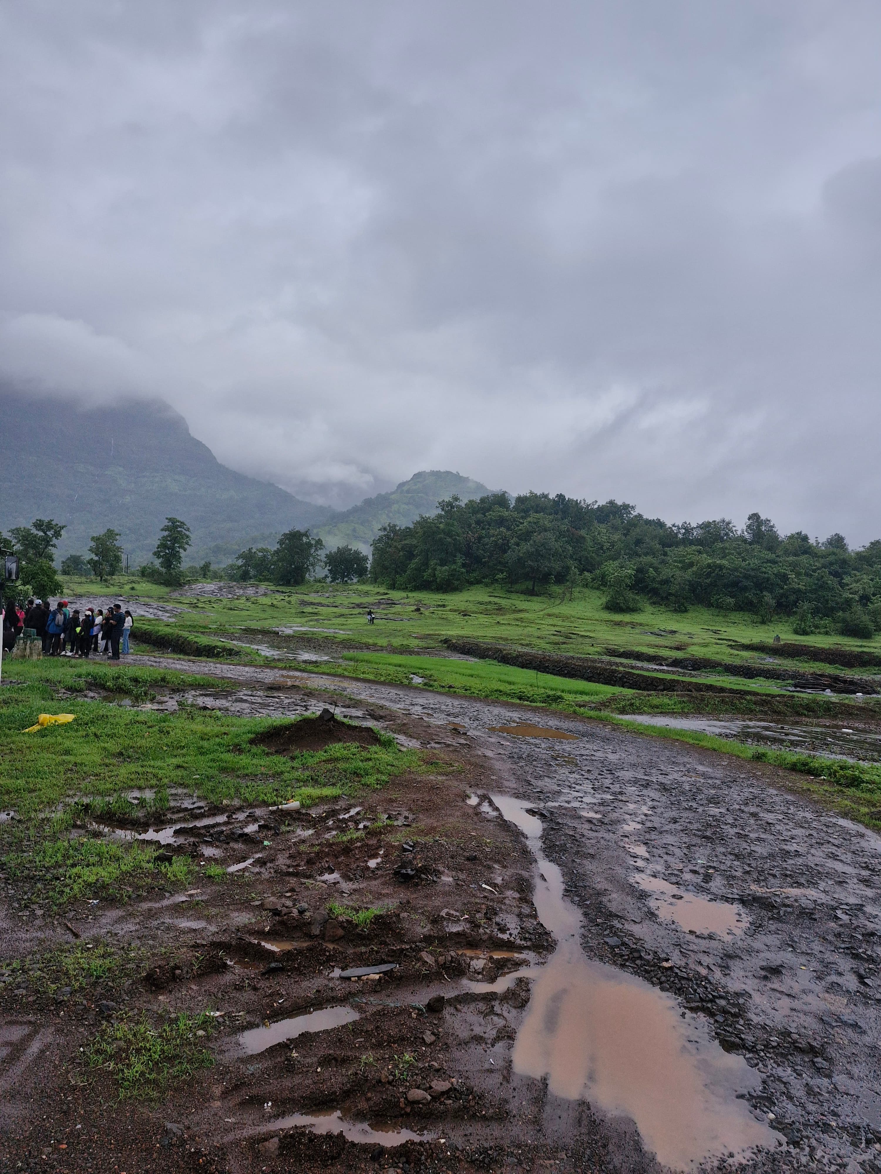 Majestic view of Kalu waterfall